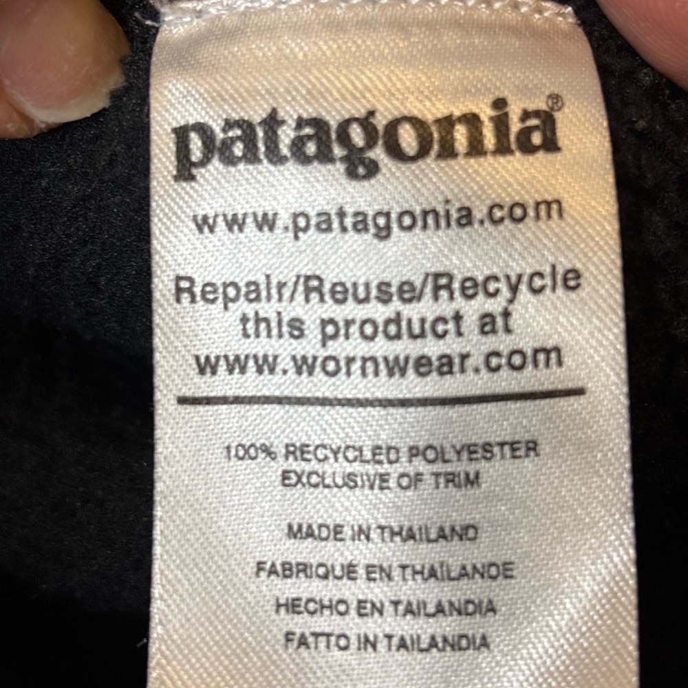 Patagonia Women’s Black Better Sweater! - Picture 6 of 7